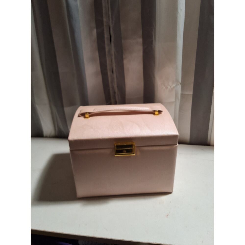 PINK JEWELRY BOX